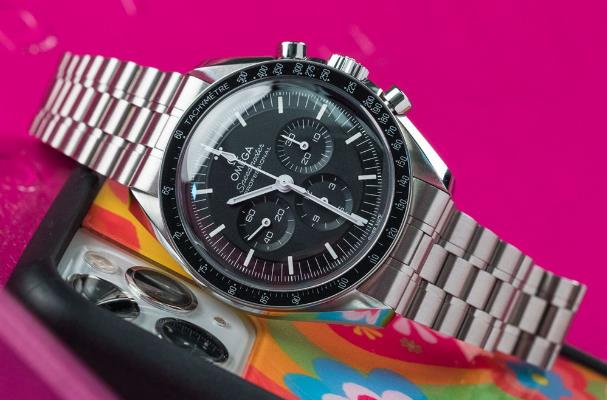 怎样更换欧米茄手表的表带?(表带的更换)