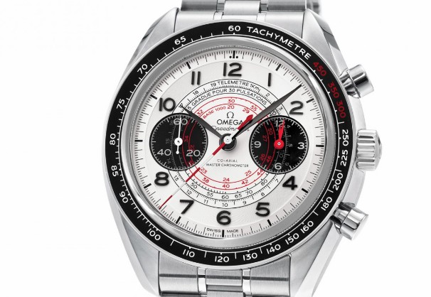 守护时间之美：欧米茄防水胶圈的海洋清洁之旅